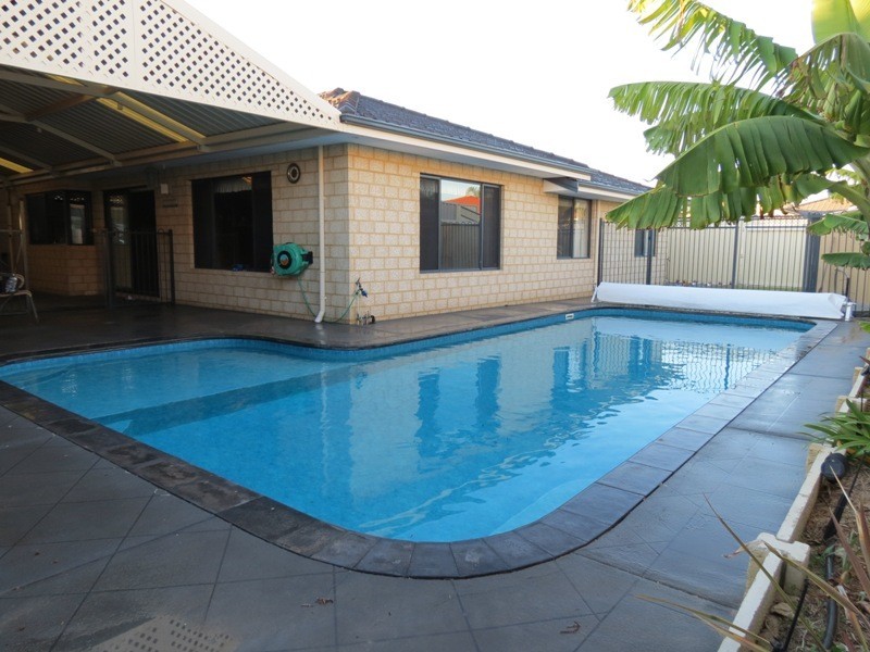 1 Sete Green, Secret Harbour WA 6173