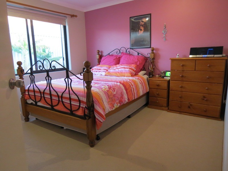1 Sete Green, Secret Harbour WA 6173