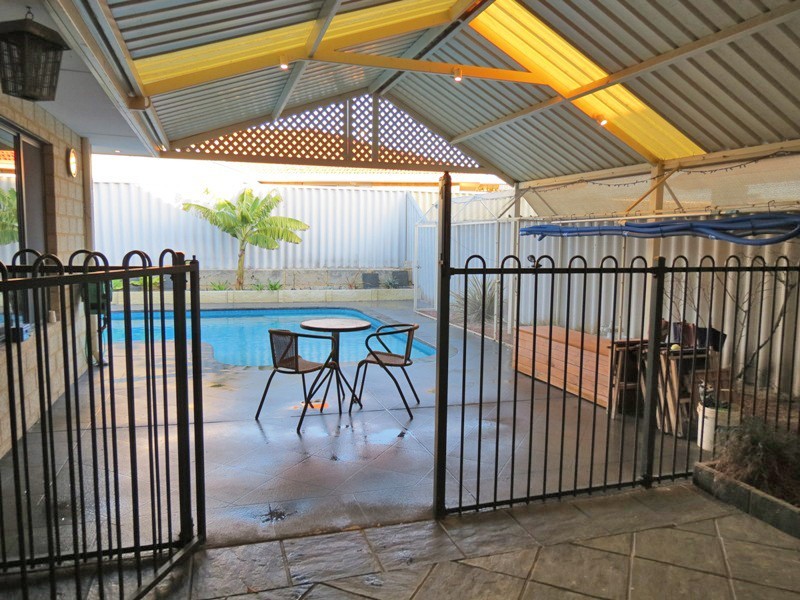1 Sete Green, Secret Harbour WA 6173