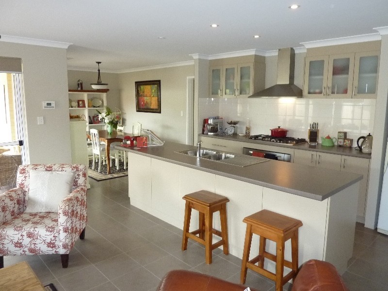 31 Coffs Bend, Secret Harbour WA 6173