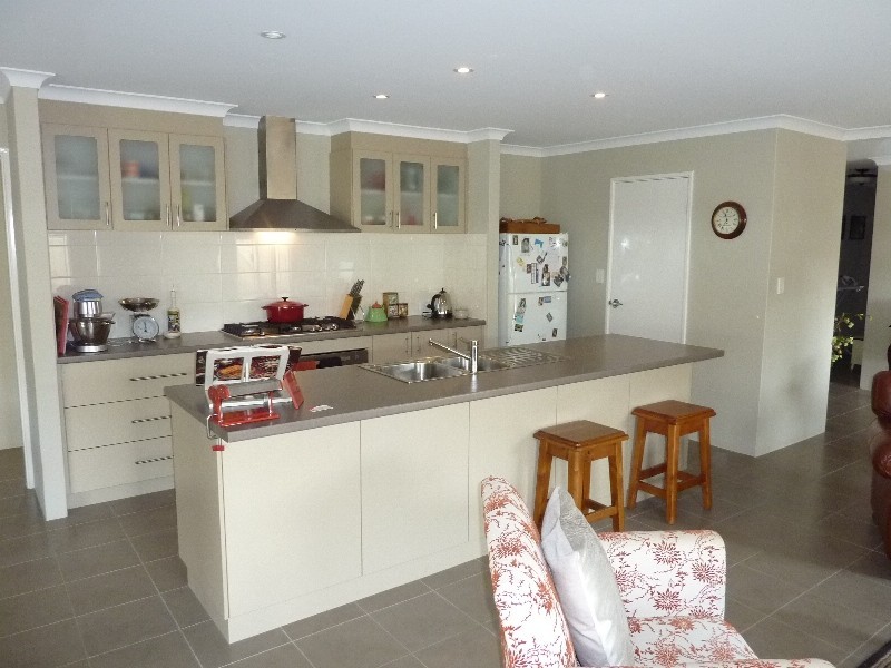 31 Coffs Bend, Secret Harbour WA 6173