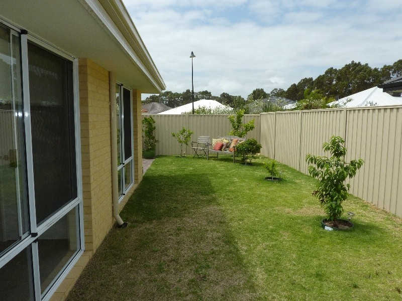 31 Coffs Bend, Secret Harbour WA 6173