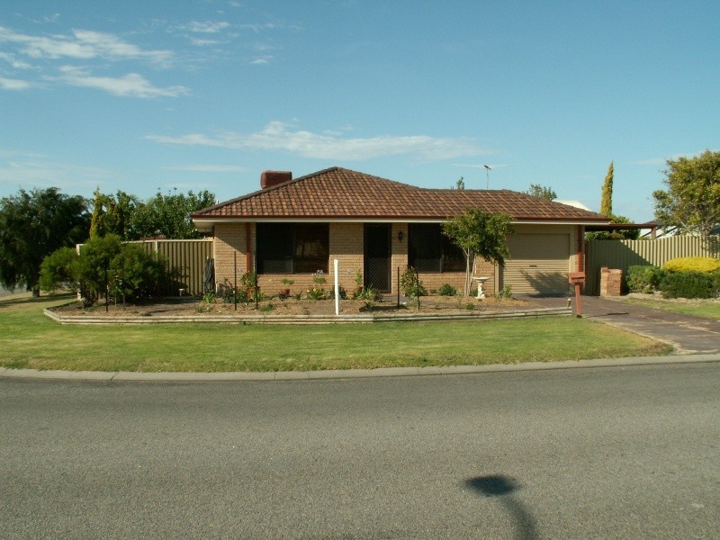8 Clipper Drive, Port Kennedy WA 6172