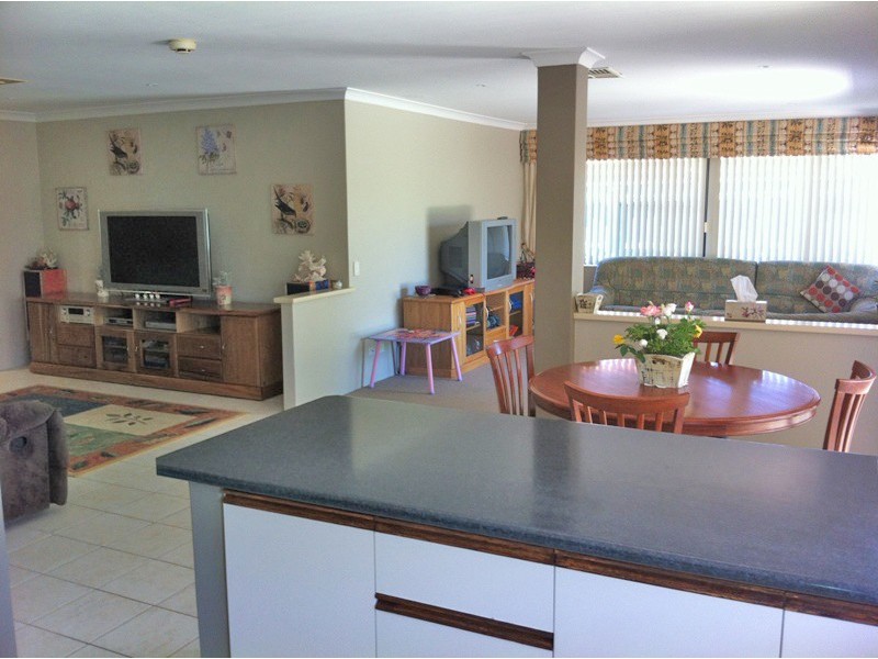 5 Wacona Way, Secret Harbour WA 6173