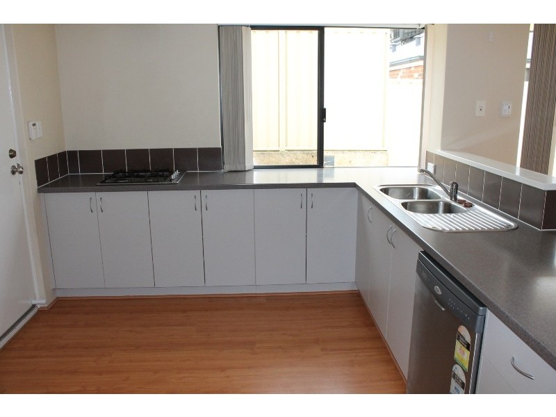 10 Myalla Pass, Lakelands WA 6180