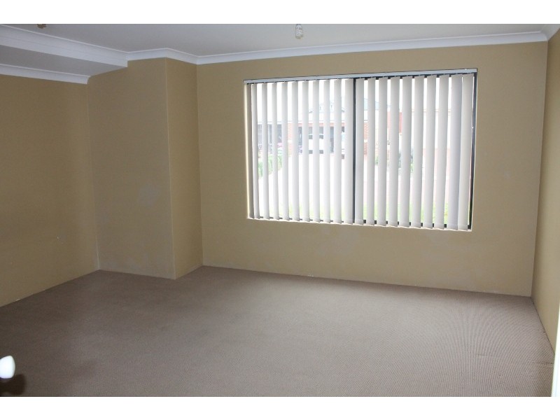 10 Myalla Pass, Lakelands WA 6180