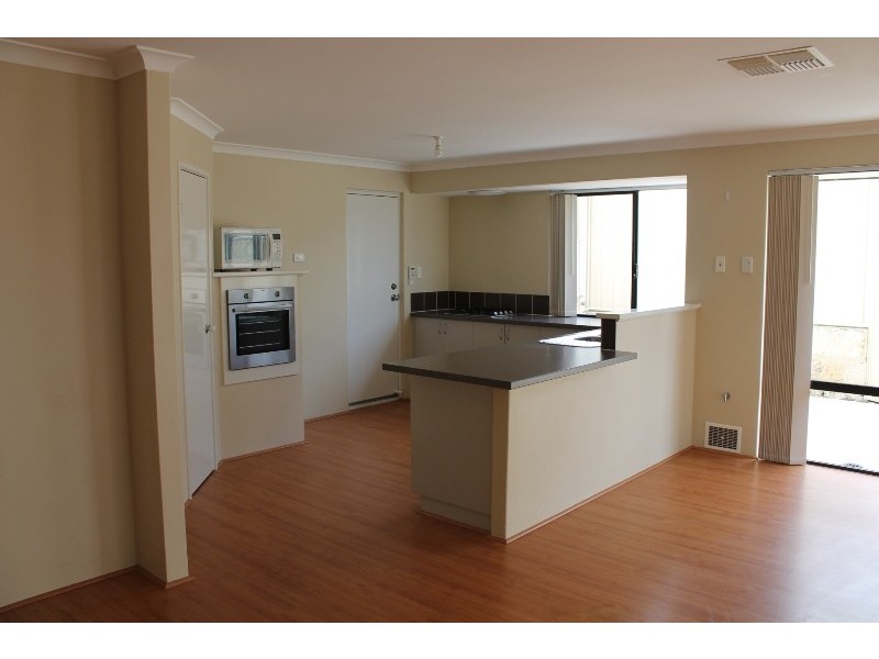 10 Myalla Pass, Lakelands WA 6180