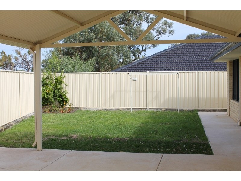 10 Myalla Pass, Lakelands WA 6180