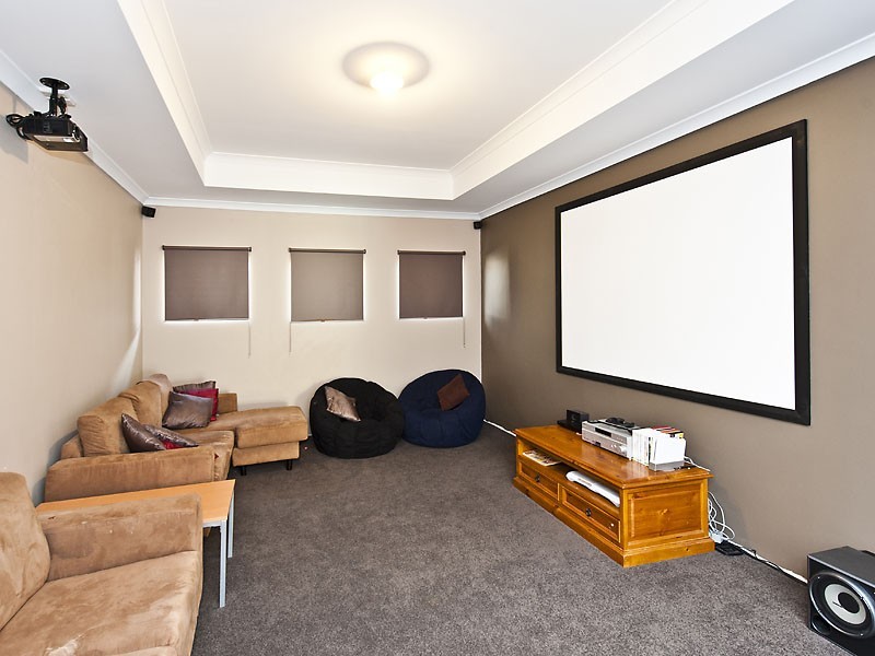 3 Savona Brace, Secret Harbour WA 6173