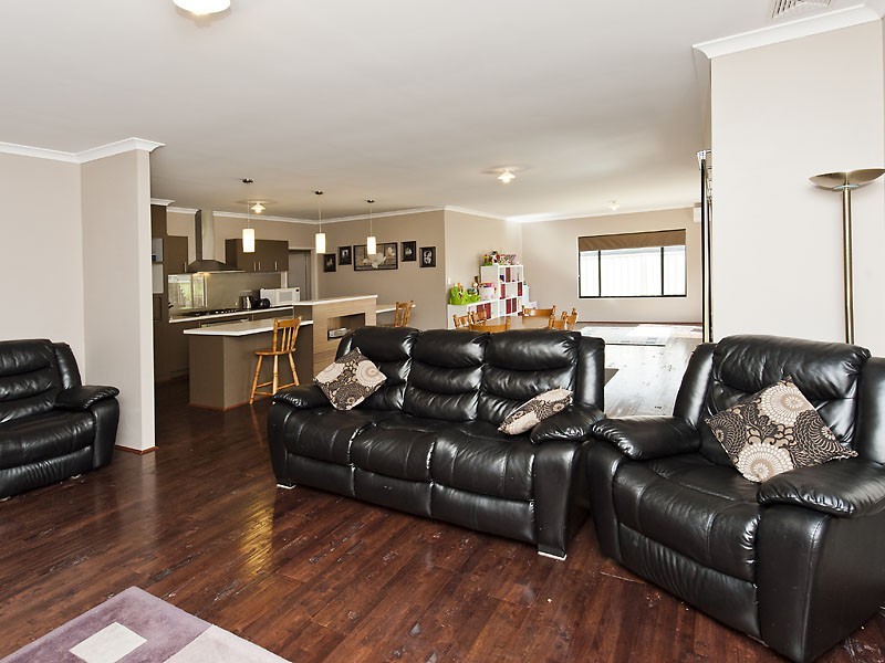 3 Savona Brace, Secret Harbour WA 6173