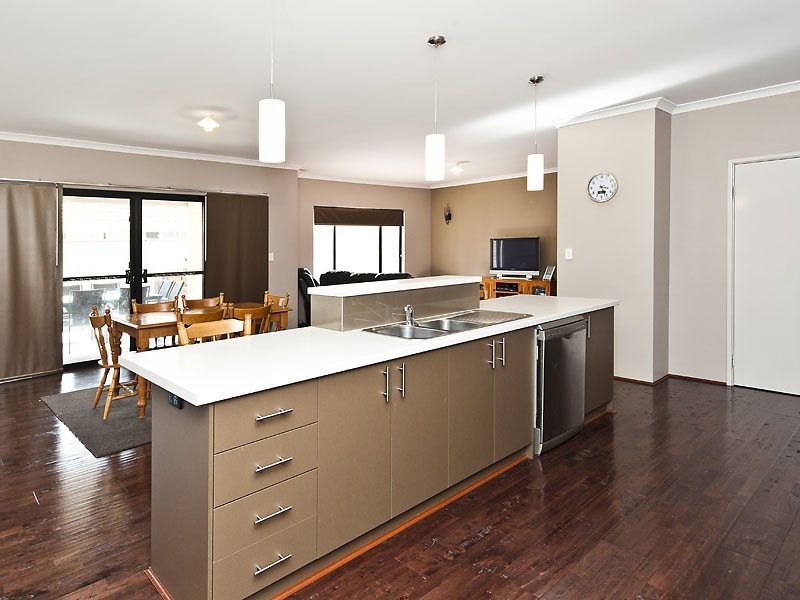 3 Savona Brace, Secret Harbour WA 6173