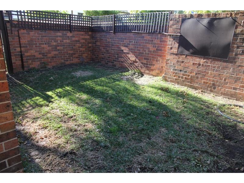 2/1 LUSTY PLACE, Moorebank NSW 2170