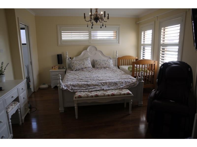 8 Palmer Terrace, Moorebank NSW 2170