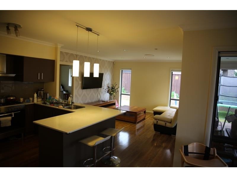 8 Palmer Terrace, Moorebank NSW 2170