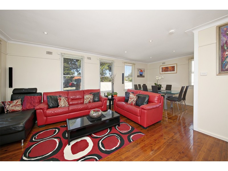 7 Derna Road, Holsworthy NSW 2173