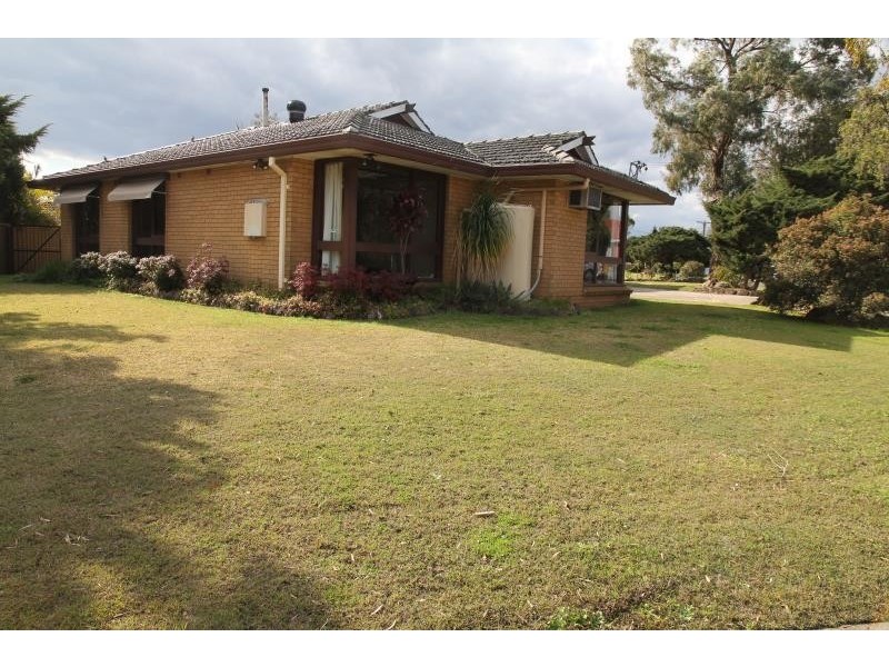 4 TEMPLETON CRES, Moorebank NSW 2170