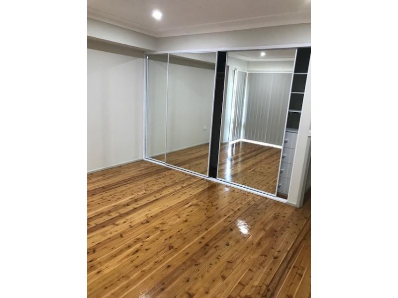 4 TEMPLETON CRES, Moorebank NSW 2170