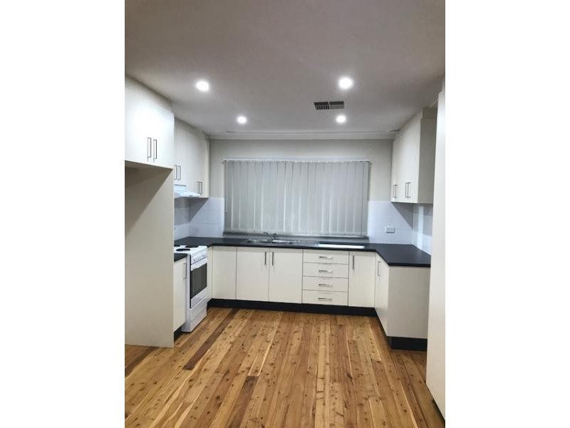 4 TEMPLETON CRES, Moorebank NSW 2170