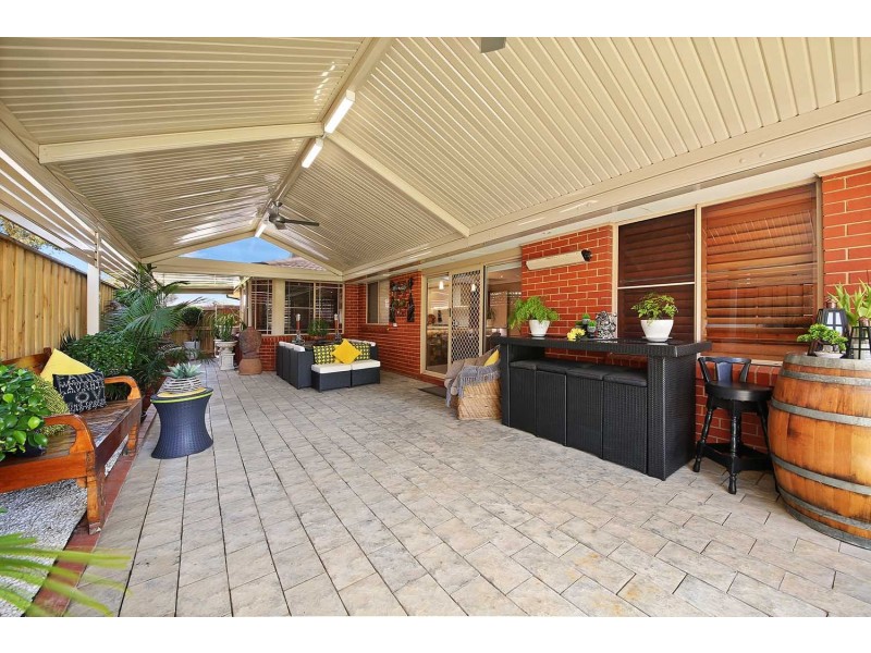7 Ellesmere Court, Wattle Grove NSW 2173