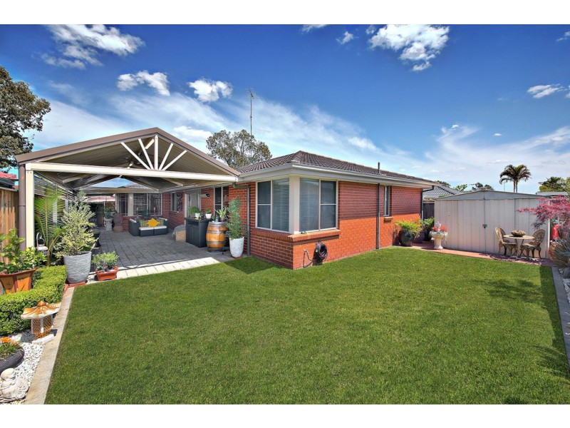 7 Ellesmere Court, Wattle Grove NSW 2173