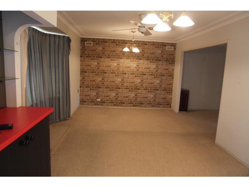 40 THOMPSON AVENUE, Moorebank NSW 2170