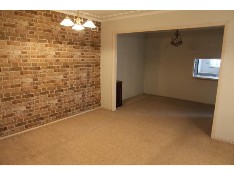 40 THOMPSON AVENUE, Moorebank NSW 2170