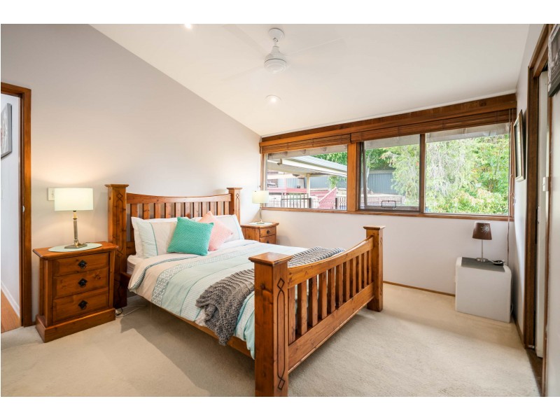 145 Hall Drive, Menai NSW 2234