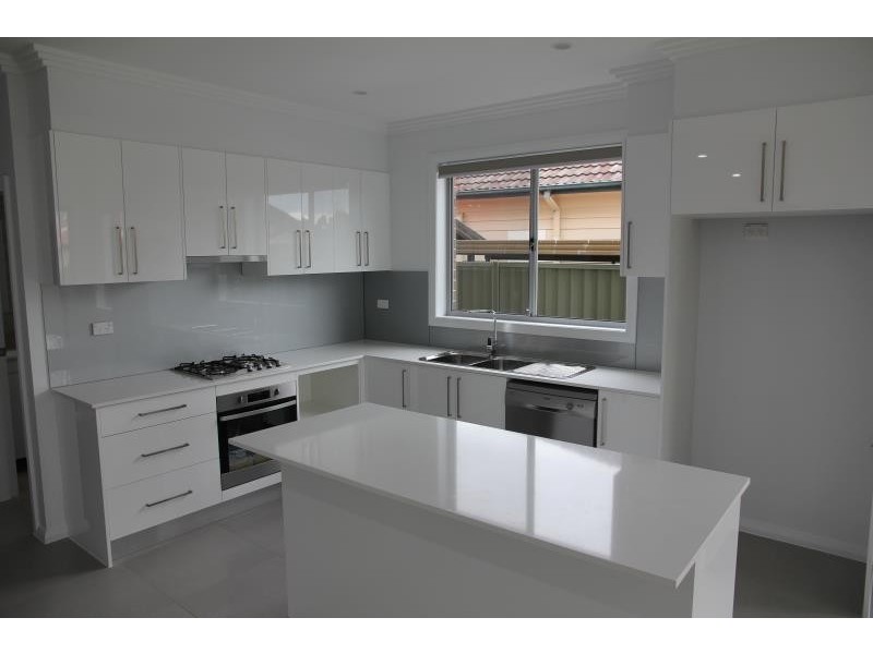 Wattle Grove NSW 2173
