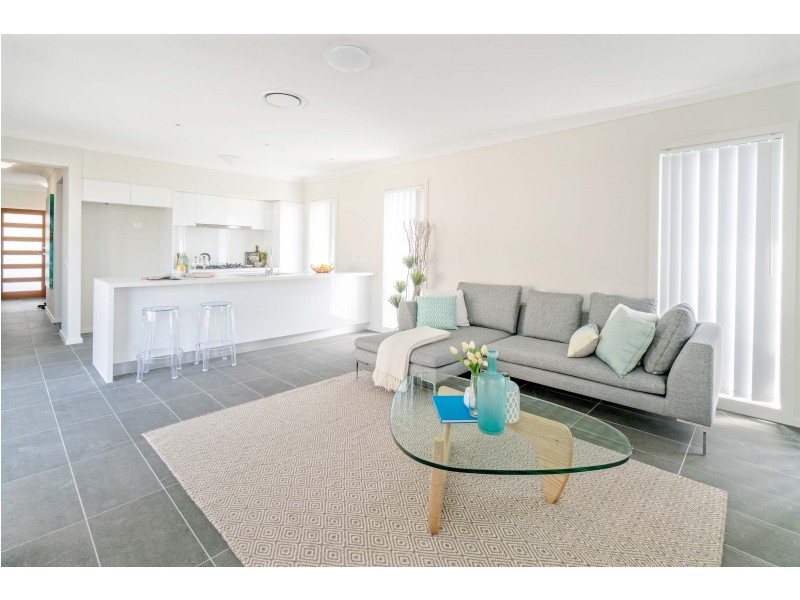 3 Greenview Drive, Moorebank NSW 2170