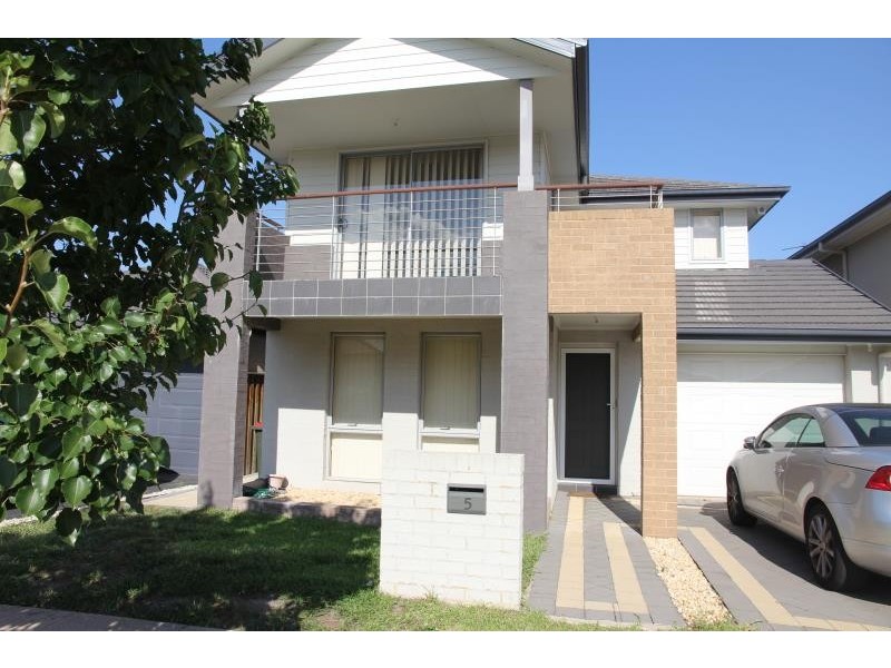 5 THE PARKWAY AVE, Moorebank NSW 2170