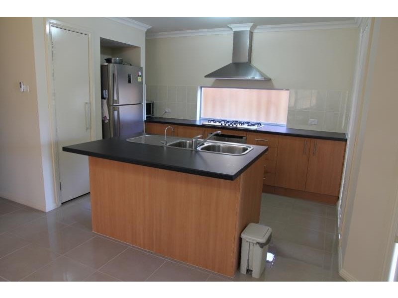 5 THE PARKWAY AVE, Moorebank NSW 2170