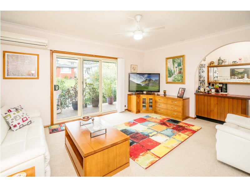 32 Phoenix Crescent, Casula NSW 2170