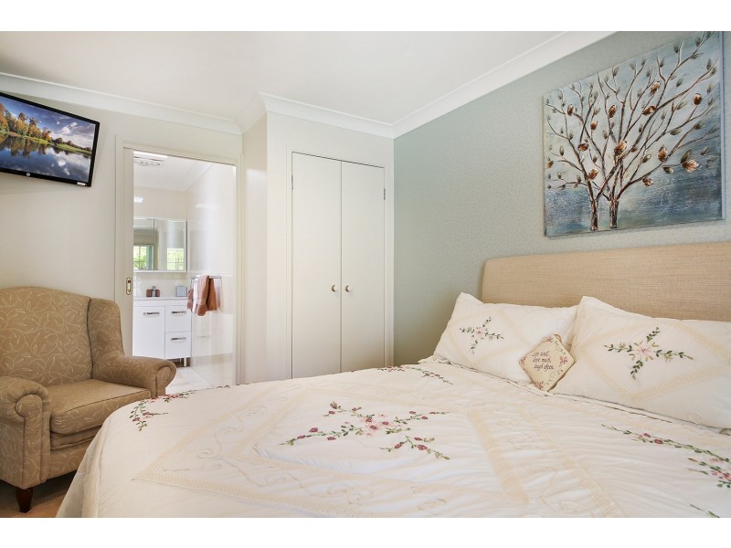 8 Correa Court, Voyager Point NSW 2172