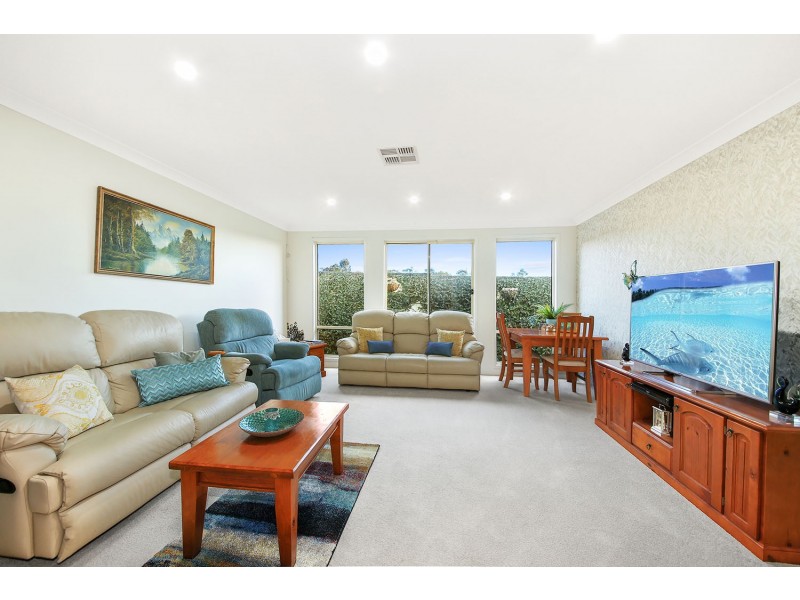 8 Correa Court, Voyager Point NSW 2172