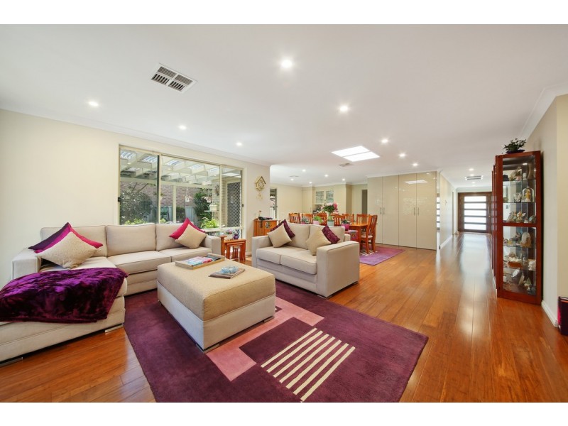 8 Correa Court, Voyager Point NSW 2172