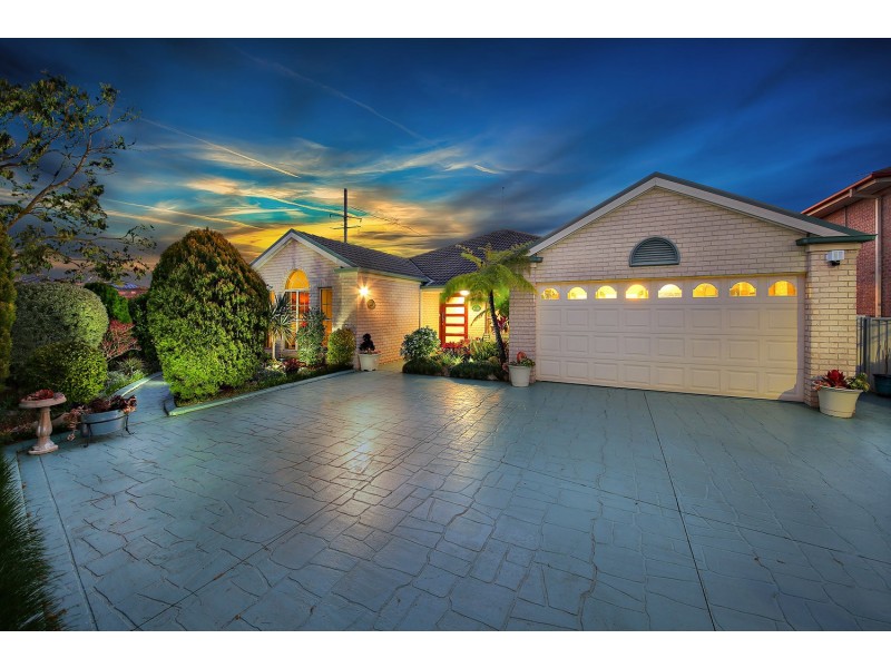 8 Correa Court, Voyager Point NSW 2172