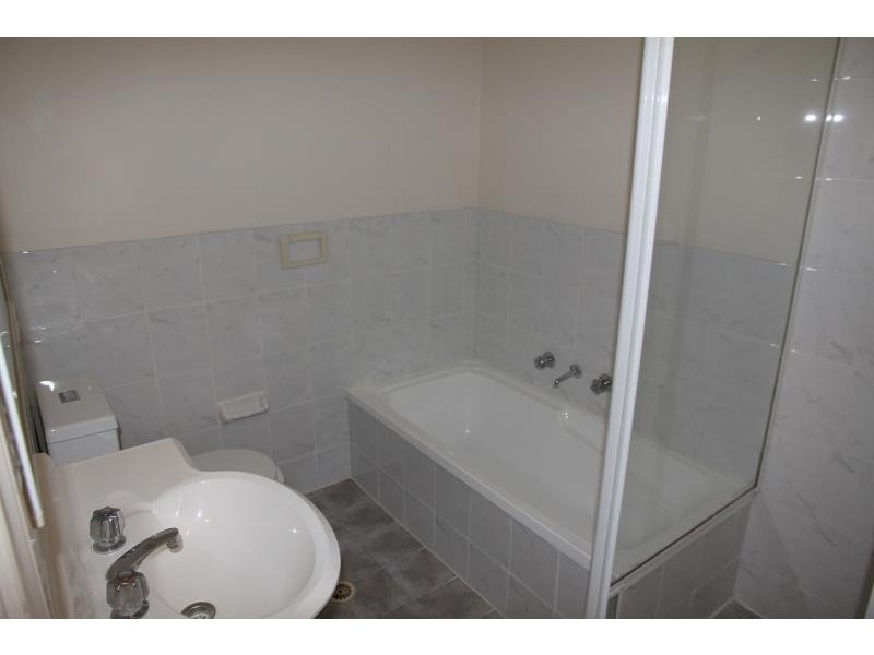 40B Wellwood Avenue, Moorebank NSW 2170