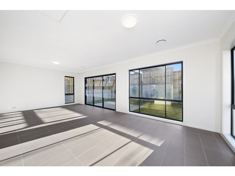 8 Boyce Avenue, Moorebank NSW 2170