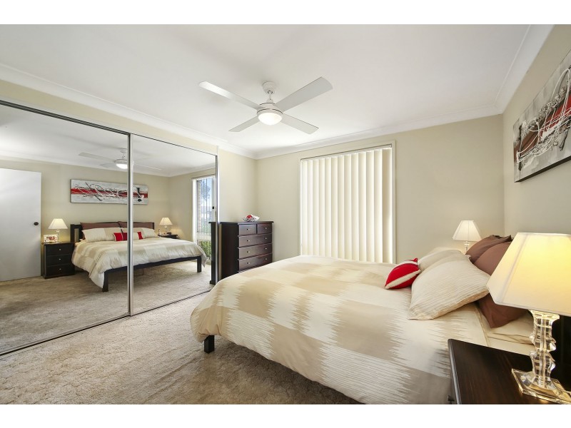 32 Aylesbury Crescent, Chipping Norton NSW 2170