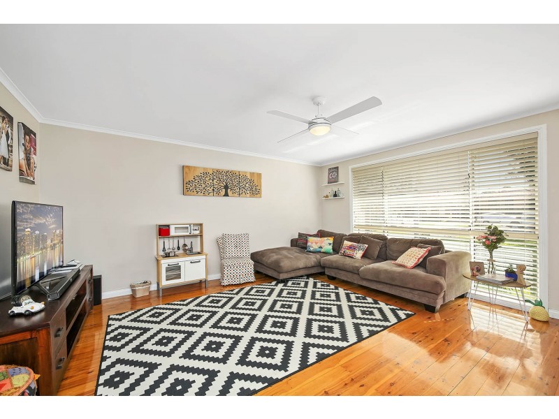 10 Isa Close, Bossley Park NSW 2176