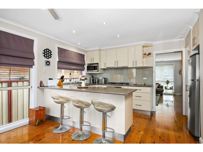 10 Isa Close, Bossley Park NSW 2176