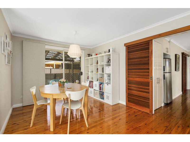 10 Isa Close, Bossley Park NSW 2176