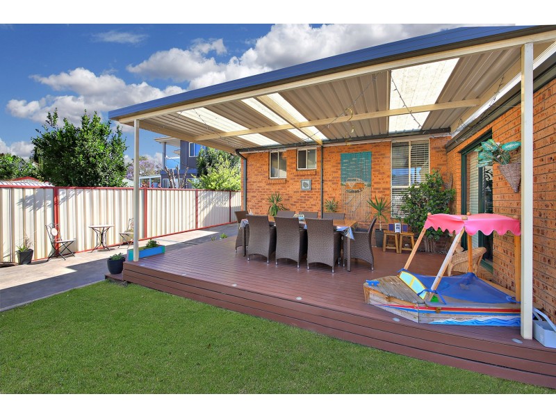 10 Isa Close, Bossley Park NSW 2176