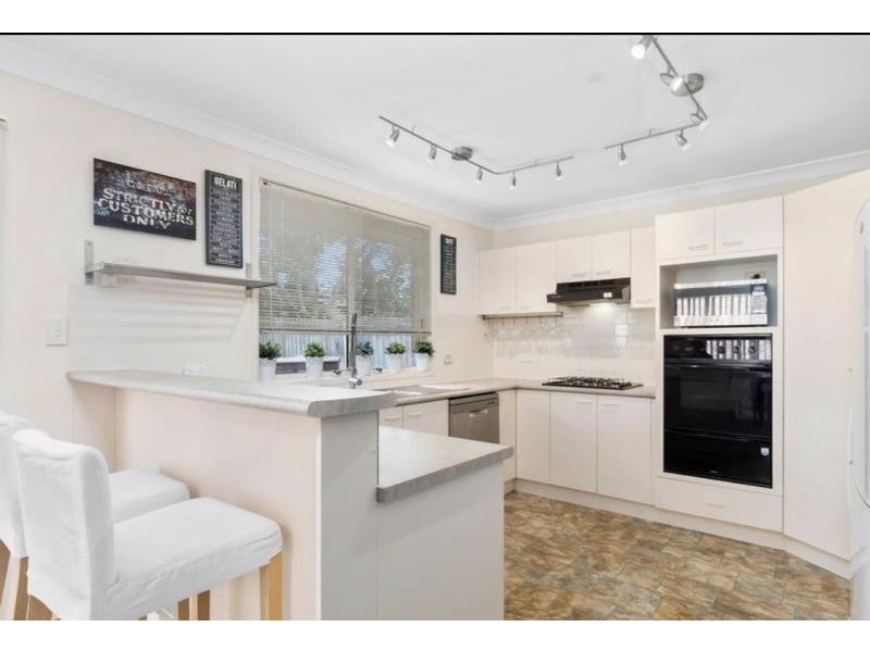 10 GRACEMERE COURT, Wattle Grove NSW 2173