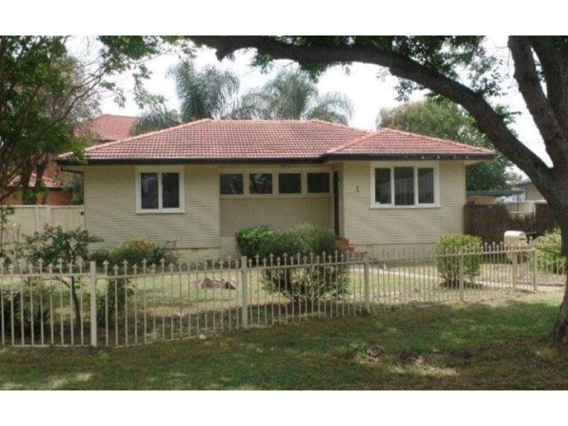 1 WEWAK RD, Holsworthy NSW 2173