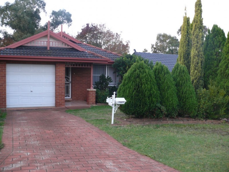 3 Troopers Mews, Holsworthy NSW 2173