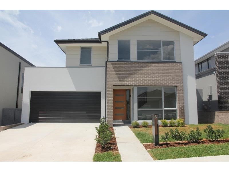 6 Hennessy Avenue, Moorebank NSW 2170