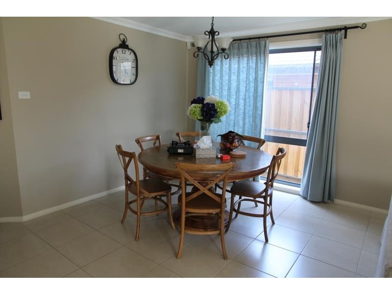 15 VOGUE AVE, Moorebank NSW 2170