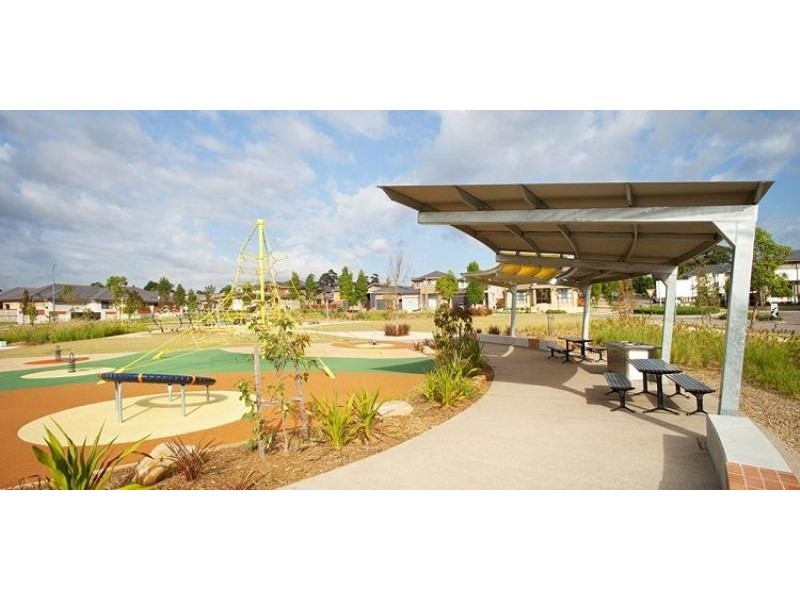 15 VOGUE AVE, Moorebank NSW 2170