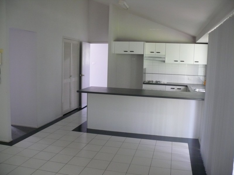 8 Casuarina Court, Wattle Grove NSW 2173